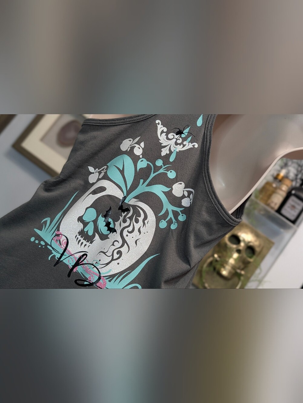 Vixen Drip Poison Apple Tank Top MD NEW